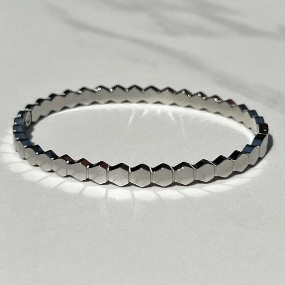 New! “Shera” Silver Bracelet - Picture 1 of 2